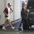 Justin et Hailey Bieber (Baldwin) sont de retour de leur promenade à Beverly Hills, le 19 août 2019.