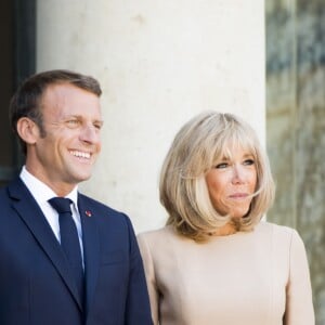 Le président Emmanuel Macron et la première dame Brigitte Macron - Le président de la République française reçoit le premier ministre de la République Hellénique au palais de l'Elysée à Paris le 22 août 2019. © JB Autissier / Panoramic / Bestimage