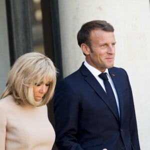 Le président Emmanuel Macron et la première dame Brigitte Macron - Le président de la République française reçoit le premier ministre de la République Hellénique au palais de l'Elysée à Paris le 22 août 2019. © JB Autissier / Panoramic / Bestimage