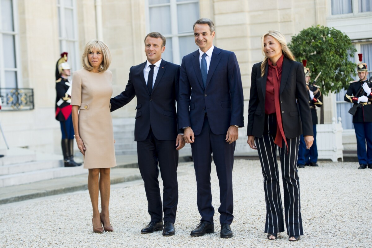 Photo La Première Dame Brigitte Macron Le Président Emmanuel Macron Kyriakos Mitsotakis