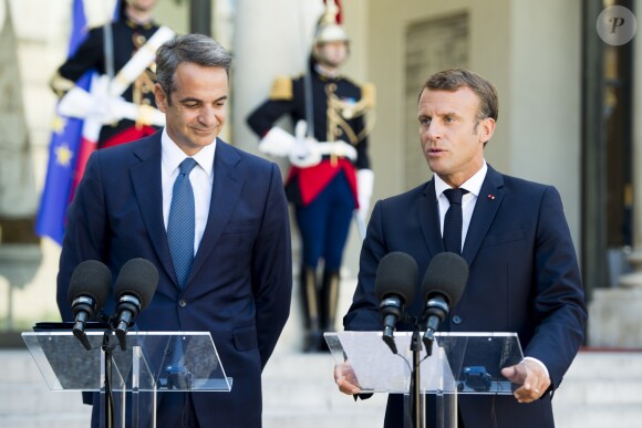 Kyriakos Mitsotakis, premier ministre de la République Hellénique, le président Emmanuel Macron - Le président de la République française reçoit le premier ministre de la République Hellénique au palais de l'Elysée à Paris le 22 août 2019. © JB Autissier / Panoramic / Bestimage