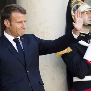 Le président Emmanuel Macron - Le président de la République et la première dame raccompagnent le premier ministre de la république Hellénique après un entretien à l'Elysée le 22 août 2019. © JB Autissier / Panoramic / Bestimage