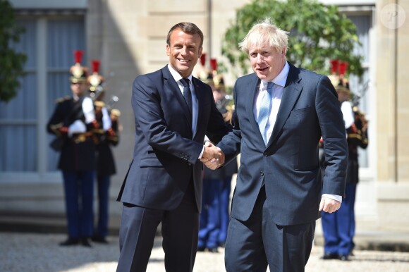Le président Emmanuel Macron reçoit le premier ministre Boris Johnson au palais de l'Elysée à Paris le 22 août 2019. © Giancarlo Gorassini / Bestimage