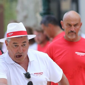 Jean-Marie Bigard lors du trophée de pétanque "Sénéquier 209" sur la place des Lices à Saint-Tropez, Côte d'Azur, France, le 22 août 2019.