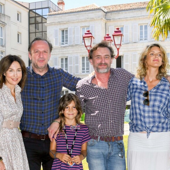 Elsa Zylberstein, Arnaud Viard, Elsa Damour Cazebonne, Jean-Paul Rouve et Alice Taglioni pour le film "Je voudrais que quelqu'un m'attende quelque part" lors de la 12ème édition du festival du Film Francophone d'Angoulême, France, le 24 août 2019. © Coadic Guirec/Bestimage