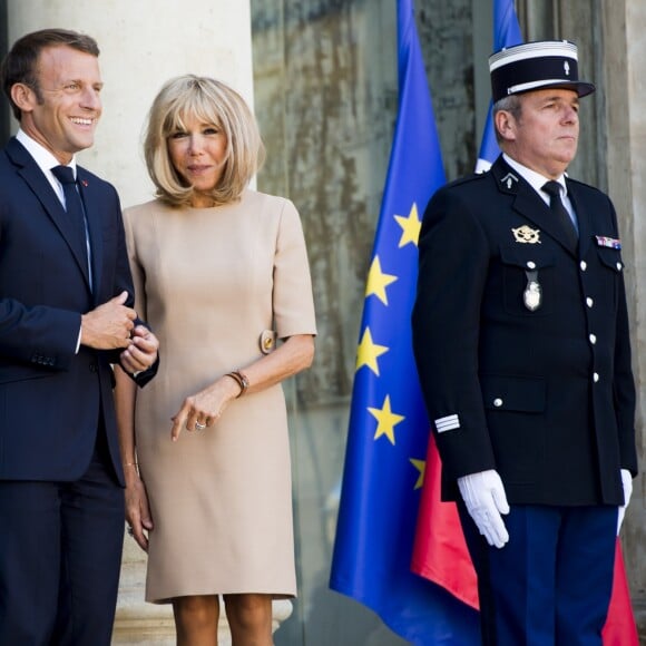 Le président Emmanuel Macron et la première dame Brigitte Macron - Le président de la République française reçoit le premier ministre de la République Hellénique au palais de l'Elysée à Paris le 22 août 2019. © JB Autissier / Panoramic / Bestimage