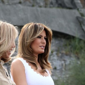 Brigitte Macron, Melania Trump, Akie Abe, la femme du premier ministre du Japon - La première dame Brigitte Macron et les conjoints des chefs d'état visitent la Côte des Basques à Biarritz en marge du sommet du G7 le 26 août 2019. © Stéphane Lemouton / Bestimage