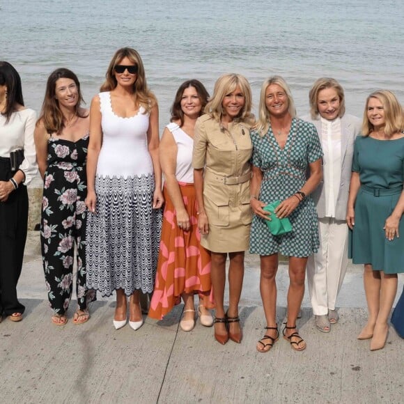 Adele Malpass, femme du président du groupe de la banque mondiale, Melania Trump, Jenny Morrison, la femme du premier ministre de l'Australie, Brigitte Macron, Cecilia Morel, femme du président du Chili, Malgorzata Tusk, la femme du président du conseil de l'europe, Akie Abe, la femme du premier ministre du Japon - La première dame Brigitte Macron et les conjoints des chefs d'état visitent la Côte des Basques à Biarritz en marge du sommet du G7 le 26 août 2019. © Stéphane Lemouton / Bestimage