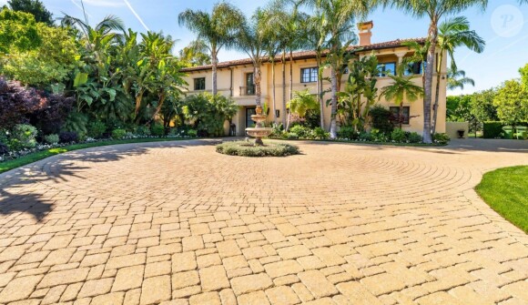 Kaley Cuoco met en vente sa maison située dans le quartier de Tarzana à Los Angeles pour 4,9 millions de dollars.