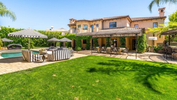Kaley Cuoco met en vente sa maison située dans le quartier de Tarzana à Los Angeles pour 4,9 millions de dollars.