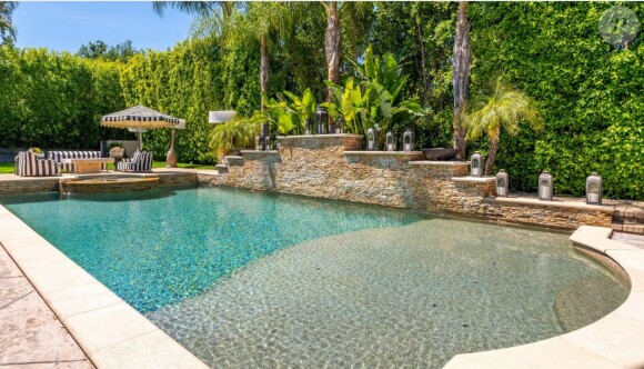 Kaley Cuoco met en vente sa maison située dans le quartier de Tarzana à Los Angeles pour 4,9 millions de dollars.