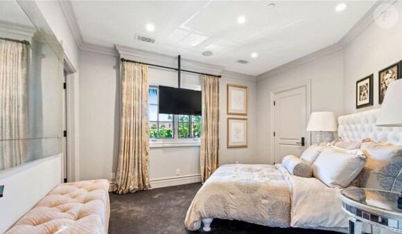 Kaley Cuoco met en vente sa maison située dans le quartier de Tarzana à Los Angeles pour 4,9 millions de dollars.