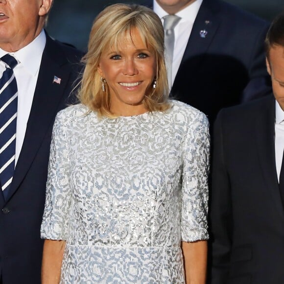 Le président américain Donald Trump, le président français Emmanuel Macron avec sa femme Brigitte Macron - Les dirigeants du G7 et leurs invités posent pour une photo de famille lors du sommet du G7 à Biarritz, France, le 25 août 2019. © Dominique Jacovides/Bestimage