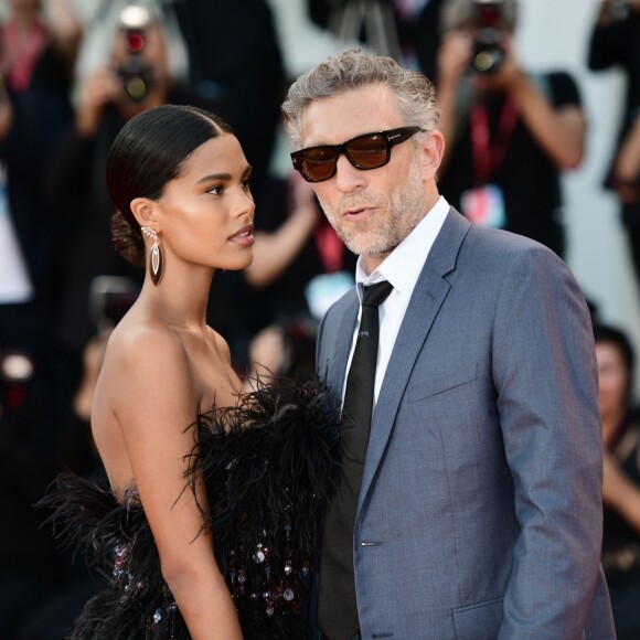 Vincent Cassel et sa femme Tina Kunakey sur le tapis rouge du Palais du cinéma de Venise pour le film "J'accuse!" lors de la 76ème Mostra de Venise. Le 30 Août 2019.