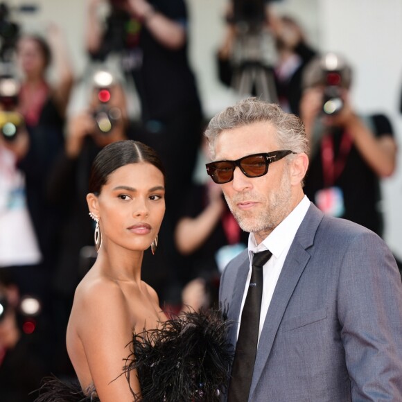 Vincent Cassel et sa femme Tina Kunakey sur le tapis rouge du Palais du cinéma de Venise pour le film "J'accuse!" lors de la 76ème Mostra de Venise. Le 30 Août 2019.