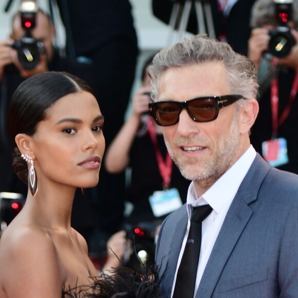 Vincent Cassel et sa femme Tina Kunakey sur le tapis rouge du Palais du cinéma de Venise pour le film "J'accuse!" lors de la 76ème Mostra de Venise. Le 30 Août 2019.