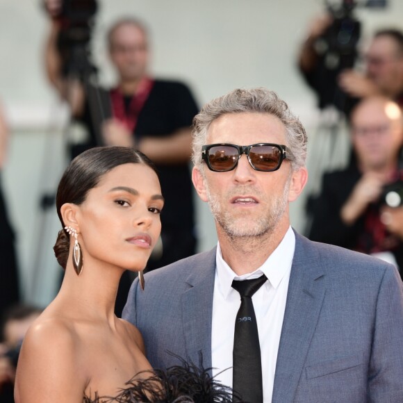 Vincent Cassel et sa femme Tina Kunakey sur le tapis rouge du Palais du cinéma de Venise pour le film "J'accuse!" lors de la 76ème Mostra de Venise. Le 30 Août 2019.