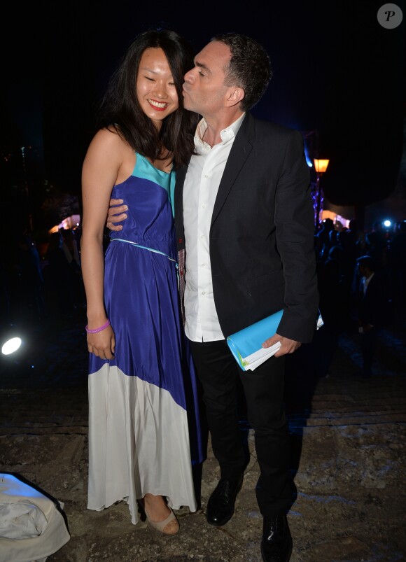 Yann Moix et sa compagne à l'enregistrement de l'émission "On n'est pas couché" à la Villa Domergue lors du 69ème Festival International du Film de Cannes le 18 mai 2016. La bande a Laurent Ruquier a investi la superbe villa Domergue sur les hauteurs de Cannes, pour le tournage d'une émission spéciale sur le cinéma lors du 69ème Festival International du Film de Cannes. L'émission sera diffusée samedi soir 21 mai sur France 2. © Giancarlo Gorassini / Veeren / Bestimage 18/05/2016 - Cannes