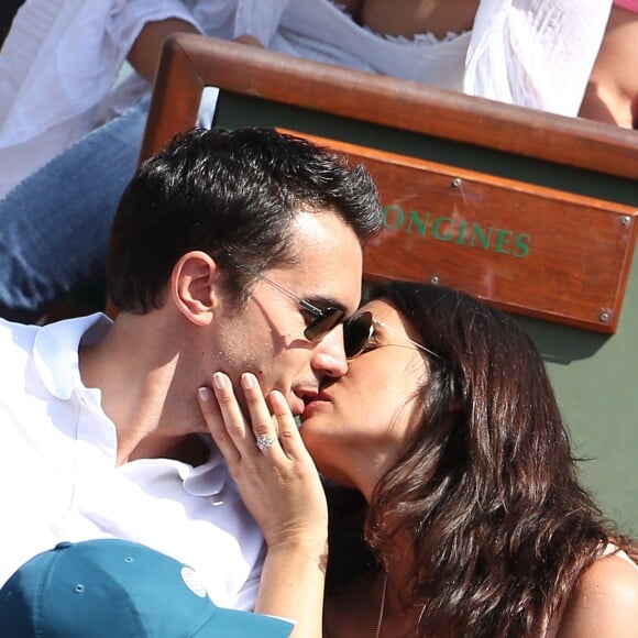 Maxime Chattam et Faustine Bollaert à Roland Garros, le 30 mai 2012. 