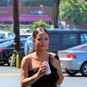 Exclusif - Christina Milian enceinte est allée se faire pomponner dans un salon de manucure/pédicure à Los Angeles, le 28 août 2019