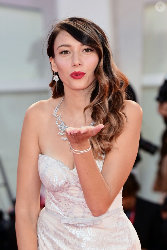 Delphine Wespiser (habillée en C. Guillarmé) sur le tapis rouge du film "About Endlessness" lors du 76ème festival international du film de Venise, la Mostra, le 3 septembre 2019.
