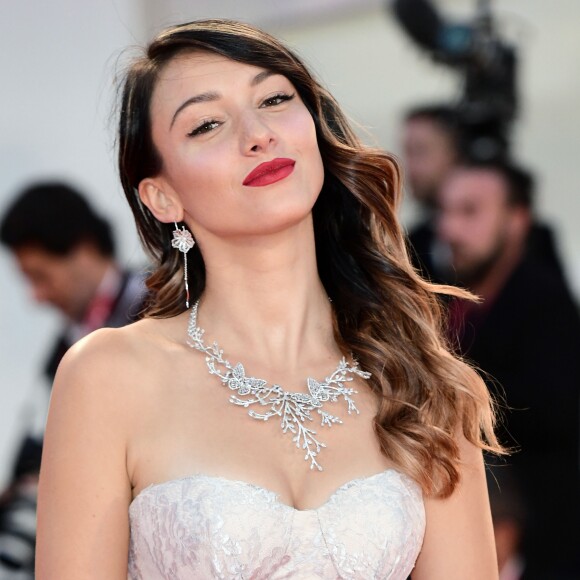 Delphine Wespiser (habillée en C. Guillarmé) sur le tapis rouge du film "About Endlessness" lors du 76ème festival international du film de Venise, la Mostra, le 3 septembre 2019.