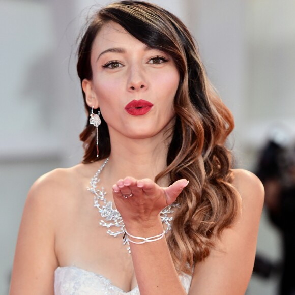 Delphine Wespiser (habillée en C. Guillarmé) sur le tapis rouge du film "About Endlessness" lors du 76ème festival international du film de Venise, la Mostra, le 3 septembre 2019.