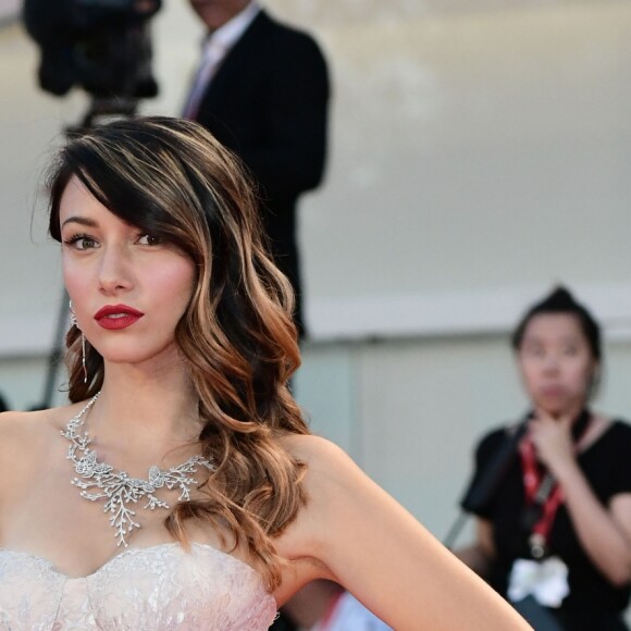 Delphine Wespiser (habillée en C. Guillarmé) sur le tapis rouge du film "About Endlessness" lors du 76ème festival international du film de Venise, la Mostra, le 3 septembre 2019.