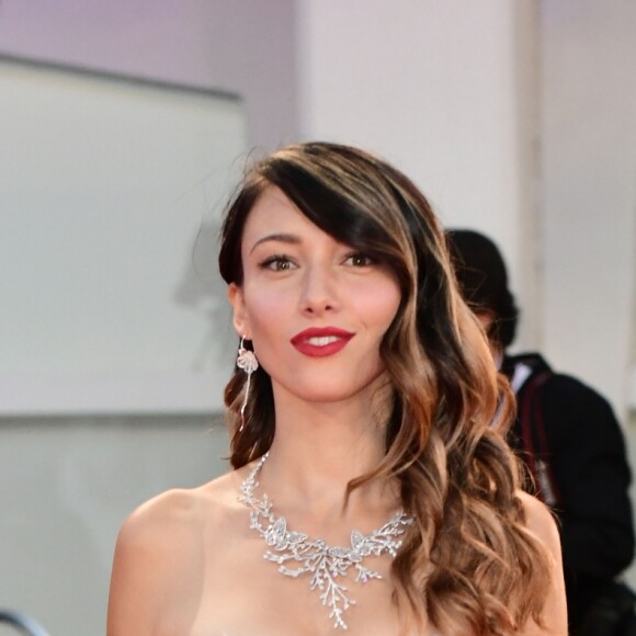 Delphine Wespiser (habillée en C. Guillarmé) sur le tapis rouge du film "About Endlessness" lors du 76ème festival international du film de Venise, la Mostra, le 3 septembre 2019.