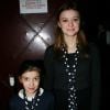 Les deux petites filles de Gilbert Becaud - Pascal Danel chante Gilbert Becaud au Casino de Paris le 10 janvier 2014.