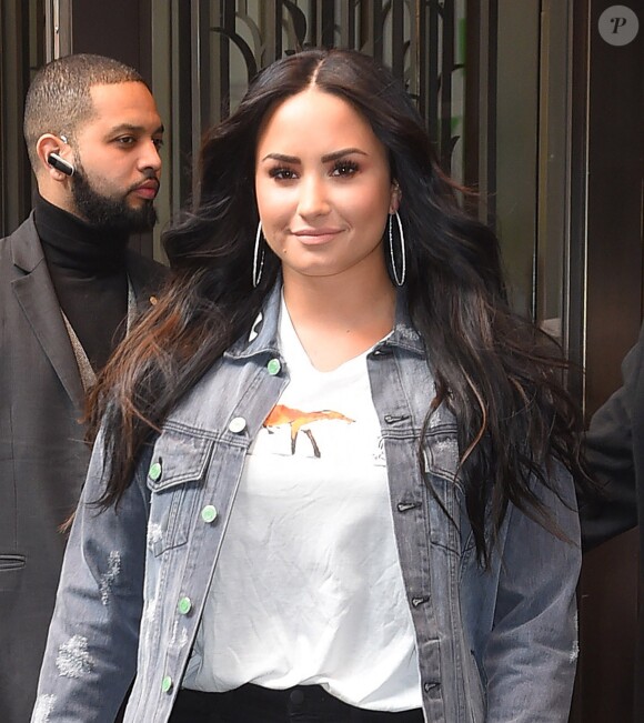 Demi Lovato quitte son hôtel à New York le 23 mars 2018.