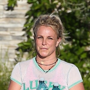 Britney Spears à la sortie de son cours de yoga à Los Angeles, le 27 juin 2019.