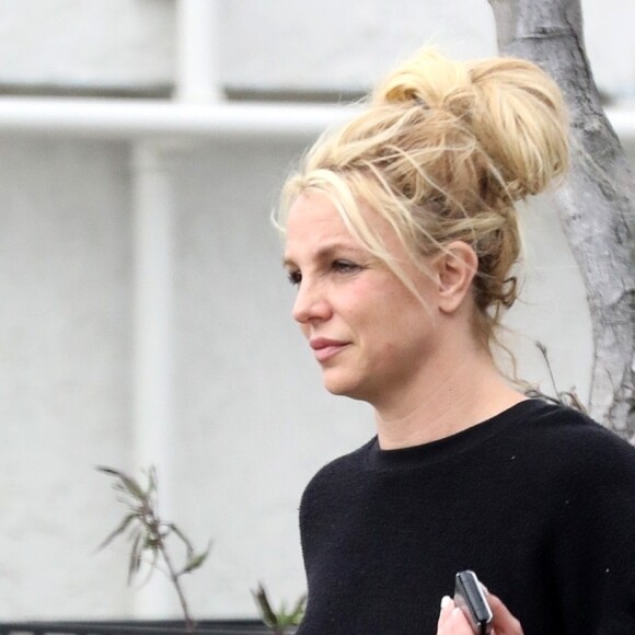 Exclusif - Britney Spears est allée faire des UV à Thousand Oaks, Los Angeles, le 26 avril 2019.