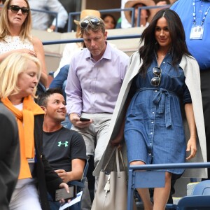 Meghan Markle, duchesse de Sussex, dans les tribunes de la finale femme du tournoi de l'US Open 2019 opposant Serena Williams à Bianca Andreescu au Billie Jean King National Tennis Center à New York, le 7 septembre 2019.