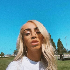 Bilal Hassani prend (fabuleusement) la pose sur Instagram.