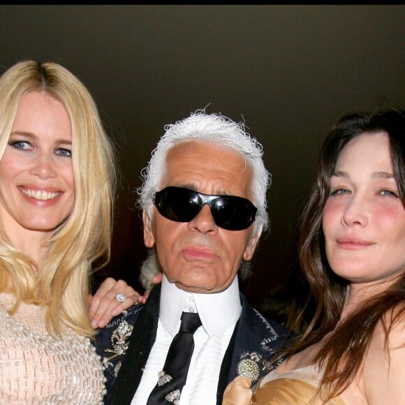 Claudia Schiffer, Karl Lagerfeld et Carla Bruni à la soirée Chanel, à Cannes, en 2007.