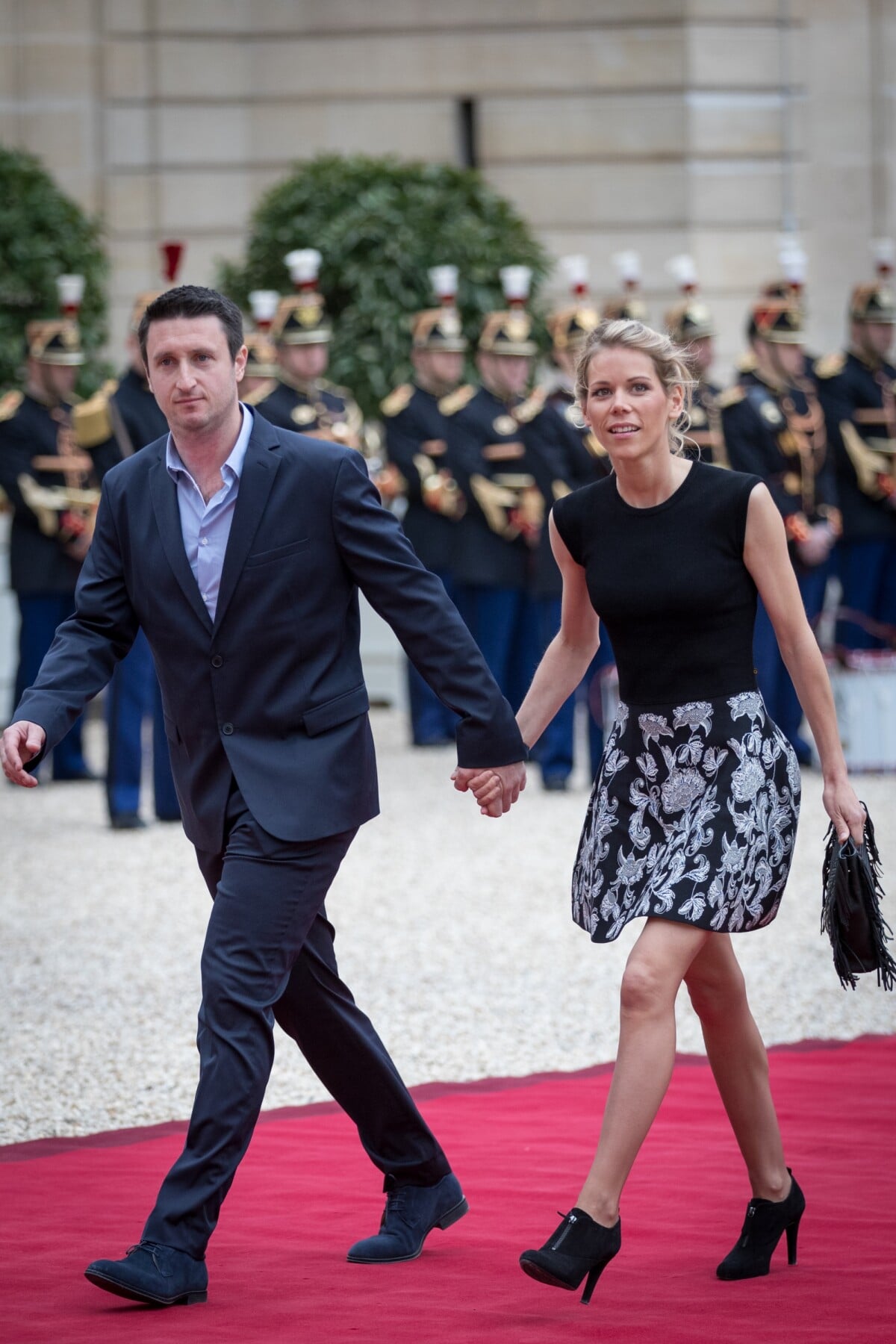 photo-tiphaine-auzi-re-et-son-compagnon-antoine-arriv-es-au-palais