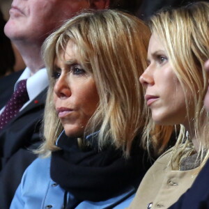 Brigitte Macron et sa fille Tiphaine Auzière - Le candidat du mouvement "En Marche!" Emmanuel Macron en meeting au Zénith à Lille. Le 14 janvier 2017 © Dominique Jacovides / Bestimage