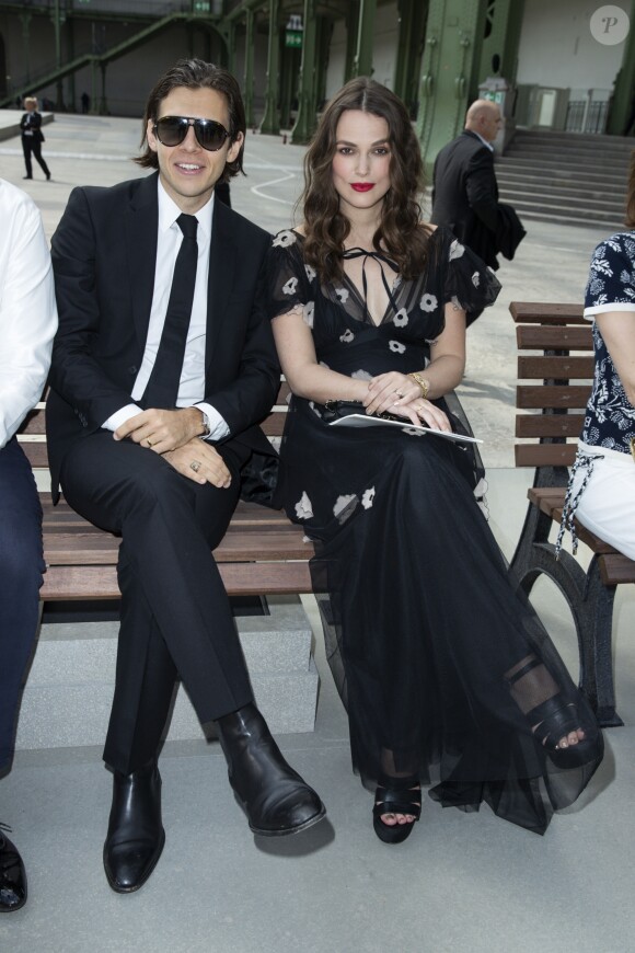 Keira Knightley, enceinte, et son mari James Righton - Les célébrités au photocall du défilé "Chanel Cruise Collection 2020" au Grand Palais. Paris, le 3 mai 2019. © Olivier Borde/Bestimage