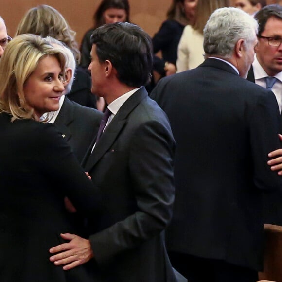 Manuel Valls et Susana Gallardo lors de la soirée des Prix du Royaume d'Espagne pour les entreprises (Premio Reino de España a la Trayectoria Empresarial) à l'école de commerce Institut d'études supérieures de commerce (IESE) de Barcelone, Espagne, le 25 février 2019.