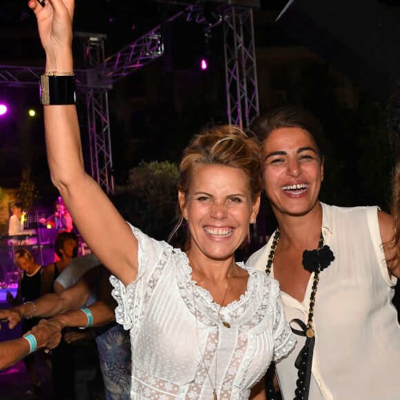 Laura Tenoudji, la femme de Christian Estrosi, avec Sarah Doraghi, comédienne et chroniqueuse culture dans l'émission Télématin sur France 2, lors de "Lou Festin Nissart", le grand banquet populaire organisé dans le jardin Albert 1er à Nice par l'association des Amis du Maire, le 30 août 2019. © Bruno Bebert / Bestimage