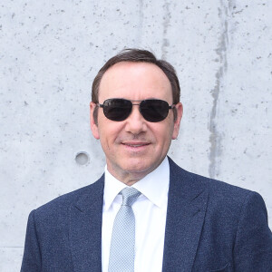 Kevin Spacey - Arrivées au défilé de mode Hommes printemps-été 2017 "Giorgio Armani" à Milan. Le 21 juin 2016