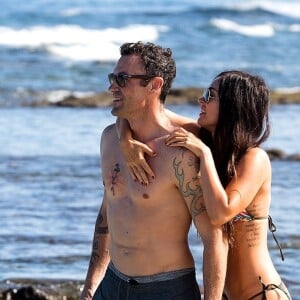 Megan Fox et son mari Brian Austin Green en vacances sur l'île de Kailua-Kona à Hawaï le 28 mars 2018. Le couple qui a traversé des moments difficiles est retourné sur la plage sur laquelle ils se sont mariés.