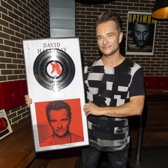 David Hallyday reçoit son disque de platine à la seine musicale à Paris le 25 juin 2019. © Pierre Perusseau/Bestimage