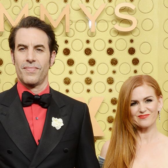 Isla Fisher et son mari Sacha Baron Cohen aux Emmy Awards à Los Angeles, le 22 septembre 2019.