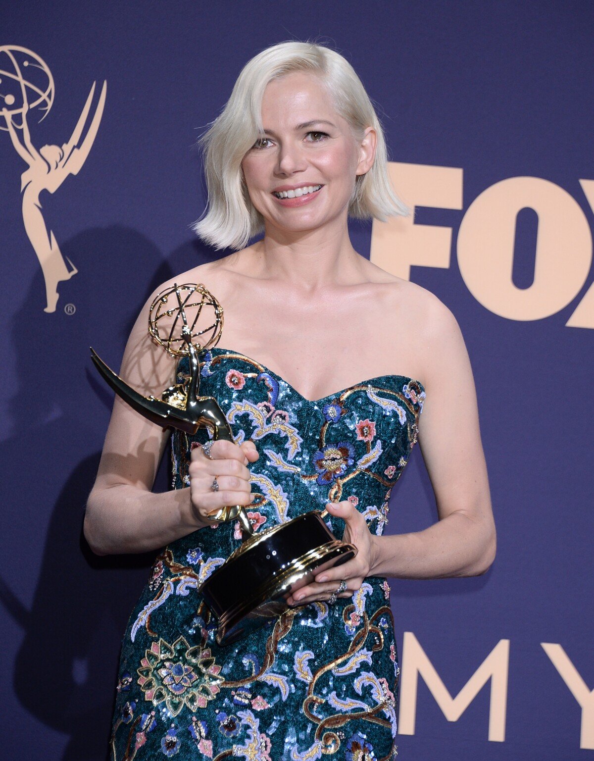 Photo Michelle Williams en Louis Vuitton aux Emmy Awards à Los Angeles le septembre