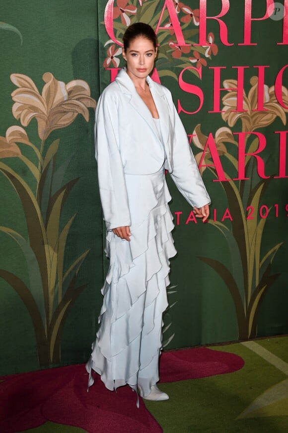 Doutzen Kroes assiste à la cérémonie des Green Carpet Fashion Awards au théâtre La Scala lors de la fashion week de Milan. Le 22 septembre 2019.