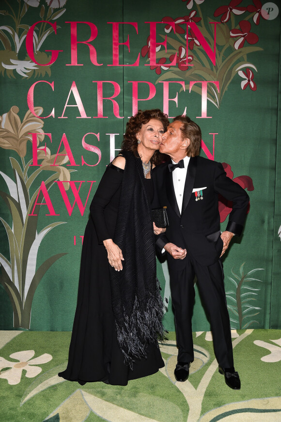 Sofia Loren et Valentino Garavani assistent à la cérémonie des Green Carpet Fashion Awards au théâtre La Scala lors de la fashion week de Milan. Le 22 septembre 2019.