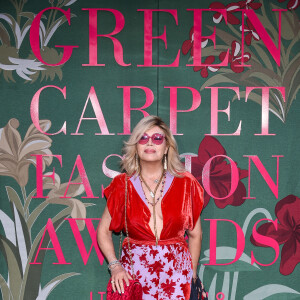 Amanda Lear assiste à la cérémonie des Green Carpet Fashion Awards au théâtre La Scala lors de la fashion week de Milan. Le 22 septembre 2019.