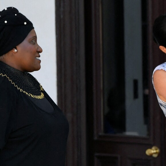 Meghan Markle, le prince Harry et leur fils Archie rencontrent Desmond Tutu et sa fille à Cape Town, en Afrique du Sud, le 25 septembre 2019.